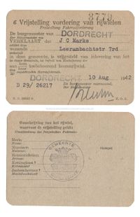 Documents related to World War II in Dordrecht.