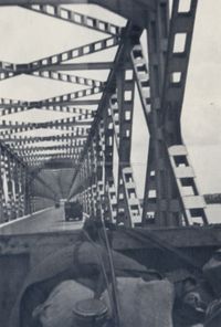 Moerdijkbruggen over het Hollansche Diep tijdens de tweede wereldoorlog