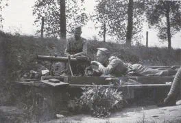 Firing exercises on "de Staart" with the M20 Lewis machine gun during the mobilization in Dordrecht.”