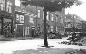 Dutch barricade at the Singel–Spuiweg in May 1940 in Dordrecht.