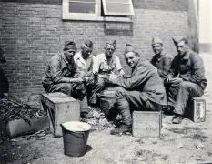 Sergeant van der Hum &ndash; Dekkingsdetachement Willemsdorp &ndash; Dordrecht tweede wereldoorlog.