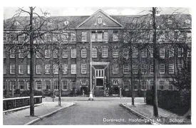 Dordrecht Hoofdingang M.T.S. school - 20 mei 1940
