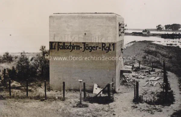 13. Rivierkazemat II in Willemsdorp tijdens de tweede wereldoorlog. image