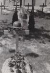 4. Het oorlogsgraf van Leutnant Dietrich Lemm in de kloostertuin van Moerdijk. thumbnail