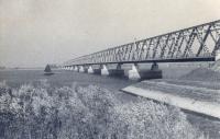 2. De Moerdijkbrug in mei 1940  tijdens de tweede wereldoorlog. thumbnail