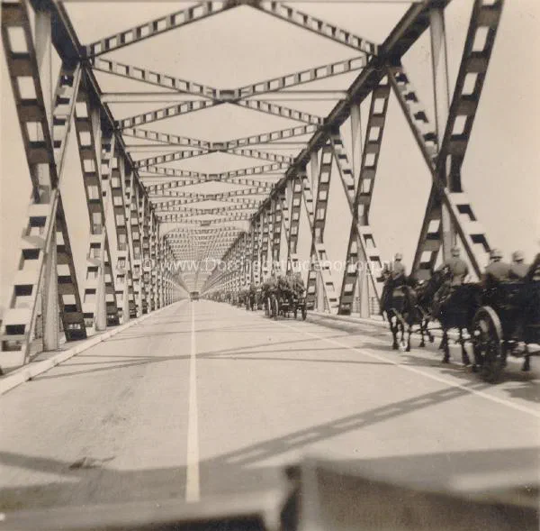 25. Troepenverplaatsingen over de Moerdijkbrug in mei 1940. image