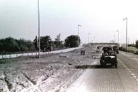 3. De Rijksstraatweg met links de Glazenstraat in Dordrecht tijdens de tweede wereldoorlog. thumbnail