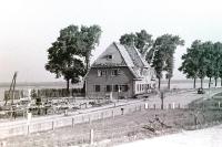4. De politietroepenkazerne in Willemsdorp tijdens de tweede wereldoorlog. thumbnail