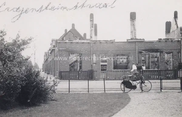 12. Oorlogsschade bij de Crayensteynstraat image