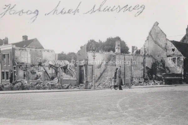 3. Vernielde woonhuizen aan de Sluisweg in Dordrecht image