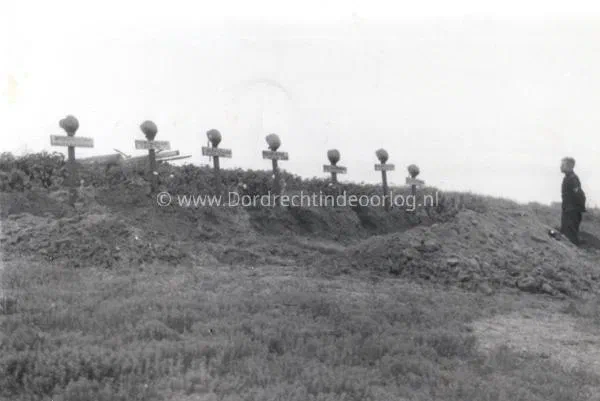 5. Fallschirmjäger Veldgraven tussen de Zanddijk en de Tweede Tol in Dordrecht tijdens de tweede wereldoorlog. image