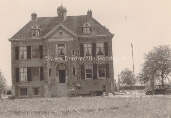1. De voorzijde van Villa Amstelwijck in mei 1940. image