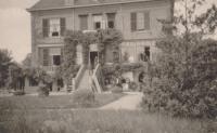 3. Nog een opname van Villa Amstelwijck van de achterzijde. thumbnail