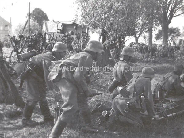 5. Fallschirmartillerie abteilung 7 in Willemsdorp tijdens de tweede wereldoorlog. image