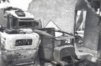 7. De autosloperij in Willemsdorp tijdens de tweede wereldoorlog. thumbnail
