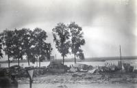 9. Nog een opname van de autosloperij Willemsdorp tijdens de tweede wereldoorlog. thumbnail