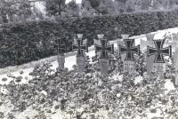 Vijf Duitse oorlogsgraven op de Algemene Begraafplaats in Dordrecht thumbnail