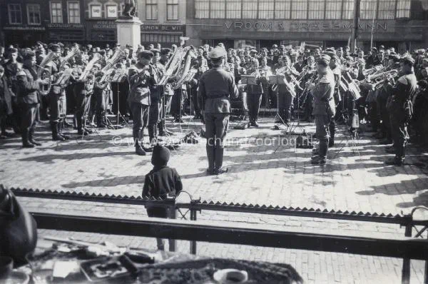 11.  Duits Muziekkorps Scheffersplein in Dordrecht image