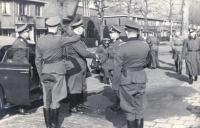 13.  Stafbezoek General Erich Höcker Dordrecht thumbnail