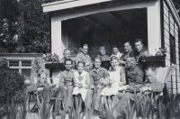  Duitse soldaten in een hospitaal in Dordrecht thumbnail