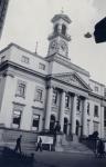 36.  Het stadhuis van Dordrecht tijdens de tweede wereldoorlog met Duits bord thumbnail