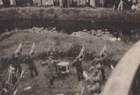 48.  Duits muziekkorps bij Villa Simpang aan de Burgemeester de Raadtsingel tijdens de tweede wereldoorlog in Dordrecht  thumbnail