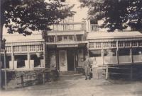 91. A German soldier in front of Hotel Ponsen during the Second World War in Dordrecht thumbnail