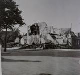 13. Oorlogsschade aan de hoek Toulonselaan en de La Reystraat in Dordrecht. thumbnail