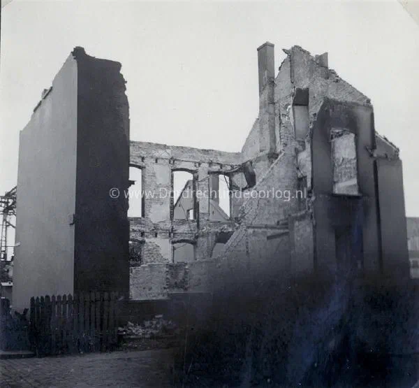 3.1 Kriegsmarine fotoalbum Dordrecht. image