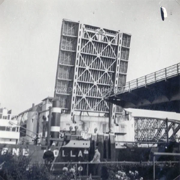 3.3 Kriegsmarine fotoalbum Dordrecht. image