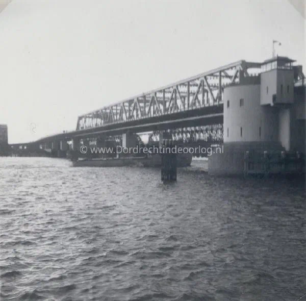 3.5 Kriegsmarine fotoalbum Dordrecht.. image