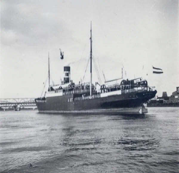 3.6 Kriegsmarine fotoalbum Dordrecht. image