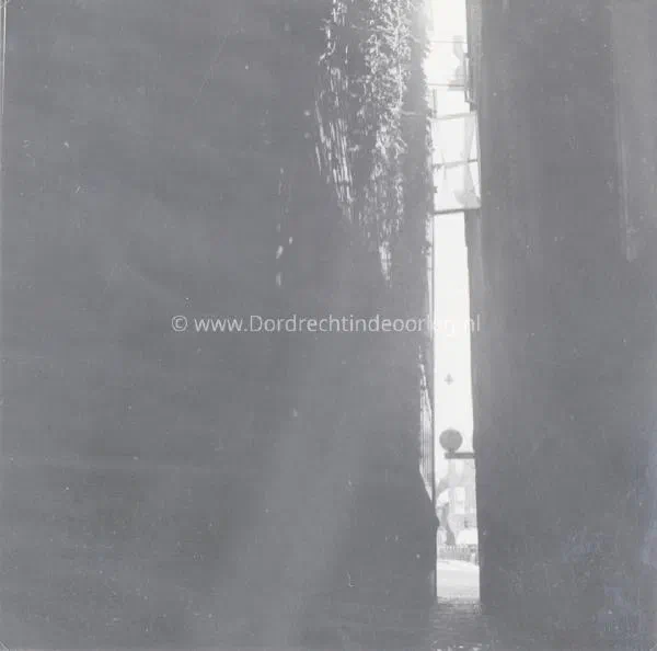 4.3 Kriegsmarine fotoalbum Dordrecht. image