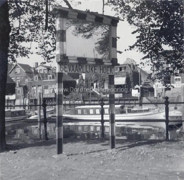 5.1 Kriegsmarine fotoalbum Dordrecht. image