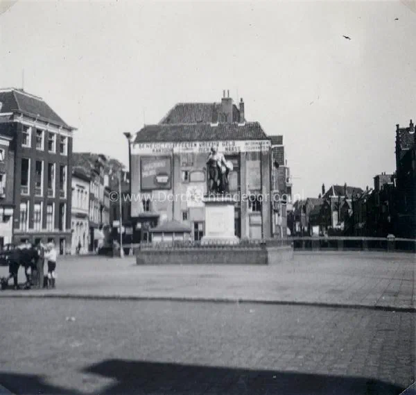 5.2 Kriegsmarine fotoalbum Dordrecht. image