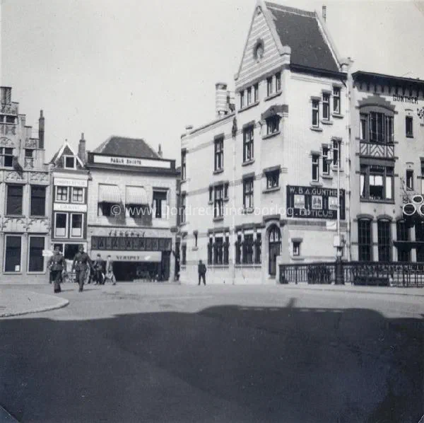 5.3 Kriegsmarine fotoalbum Dordrecht. image