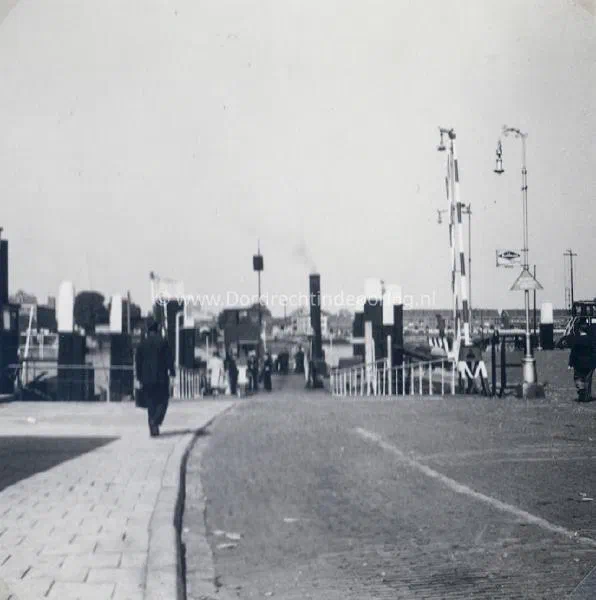 5.5 Kriegsmarine fotoalbum Dordrecht. image