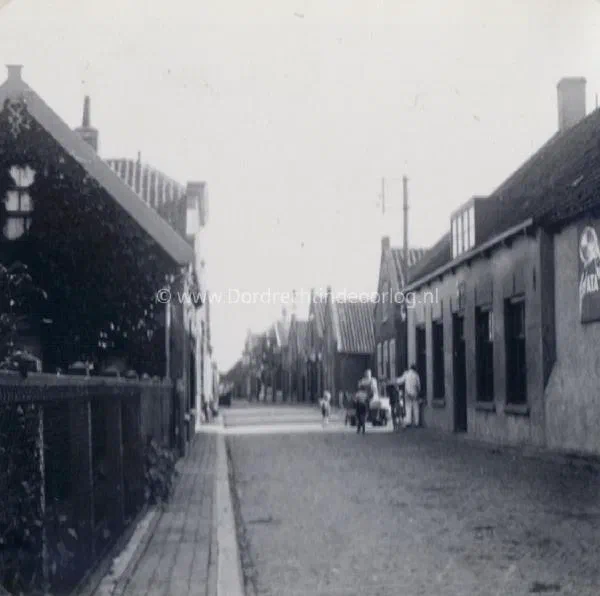 6.3 Kriegsmarine fotoalbum Dordrecht. image