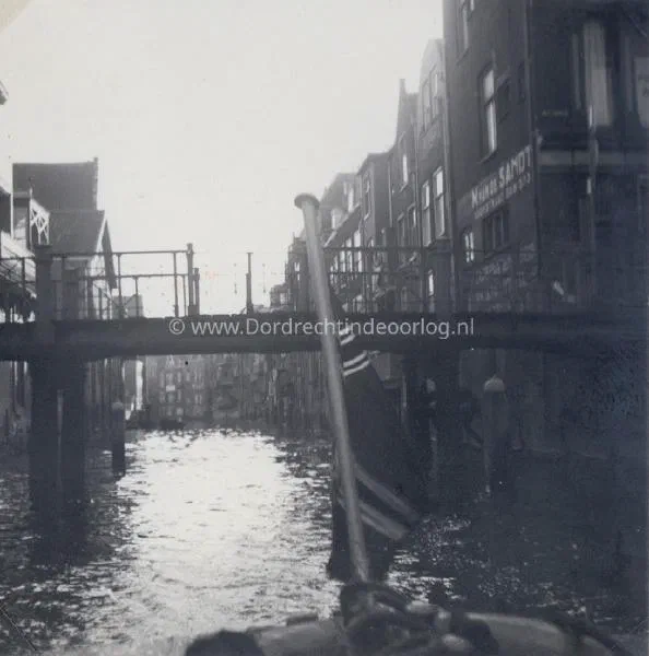 6.4 Kriegsmarine fotoalbum Dordrecht. image