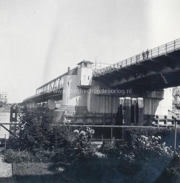 7.6 Kriegsmarine fotoalbum Dordrecht. image