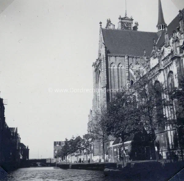 8.1 Kriegsmarine fotoalbum Dordrecht. image