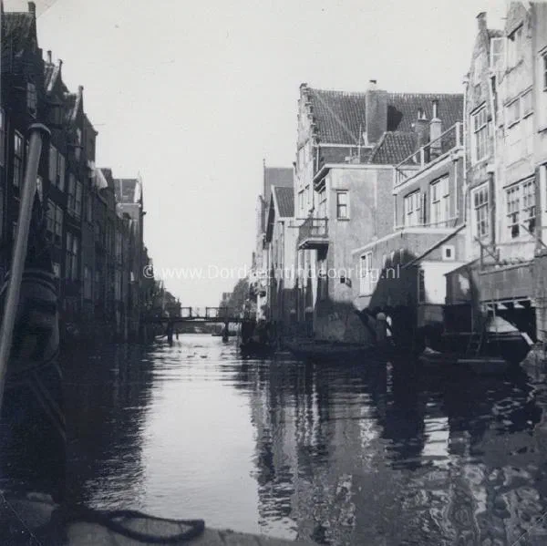 8.4 Kriegsmarine fotoalbum Dordrecht. image