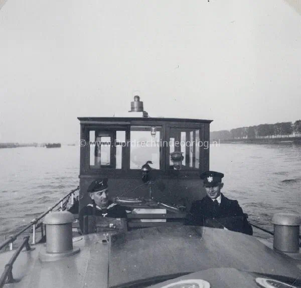 9.4 Kriegsmarine fotoalbum Dordrecht. image