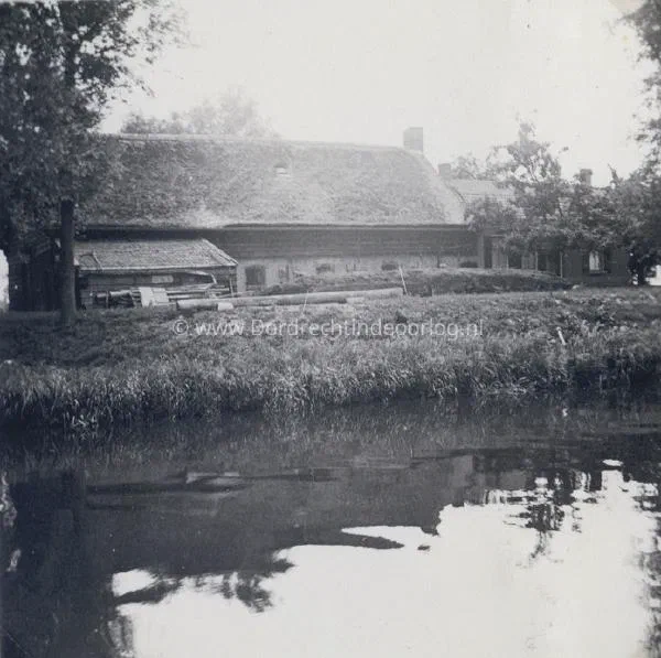 11.6 Kriegsmarine fotoalbum Dordrecht. image