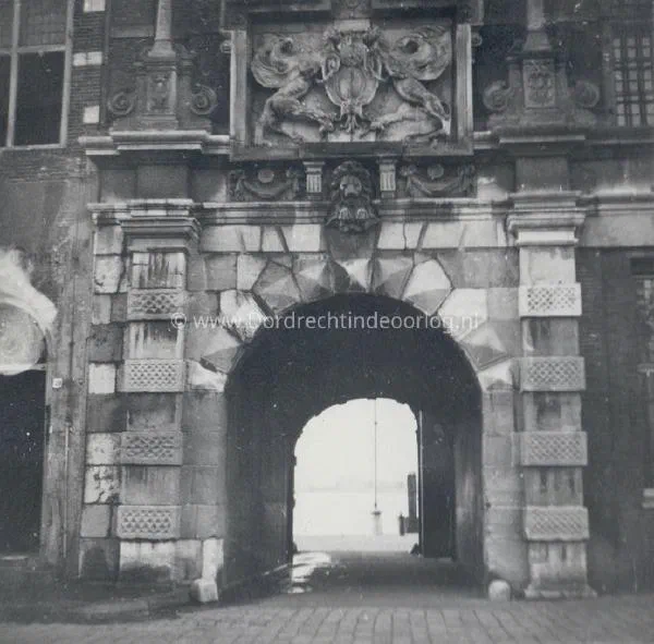 14.4 Kriegsmarine fotoalbum Dordrecht. image