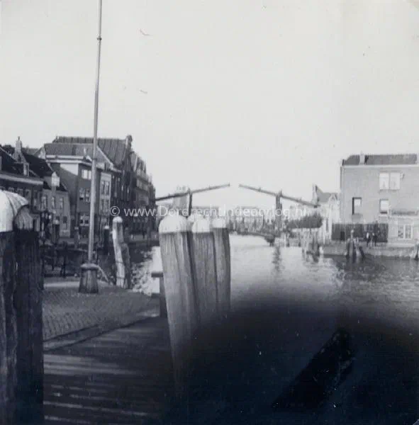 14.6 Kriegsmarine fotoalbum Dordrecht. image