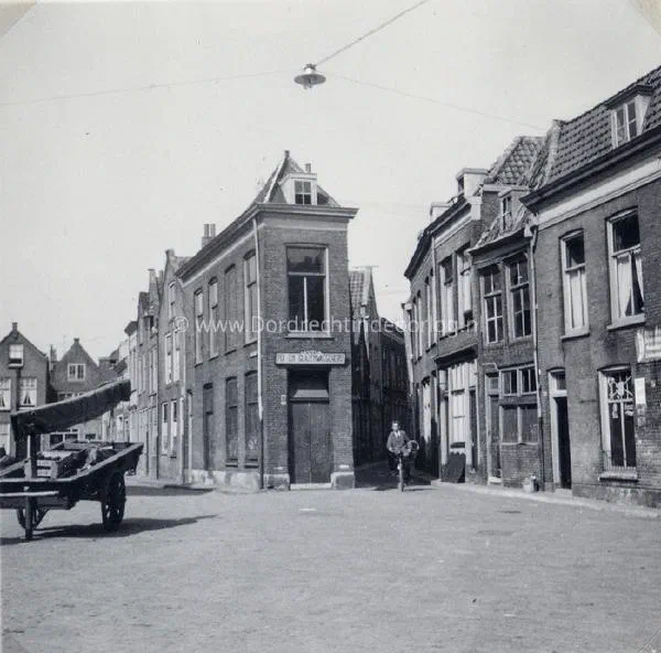 15.1 Kriegsmarine fotoalbum Dordrecht. image