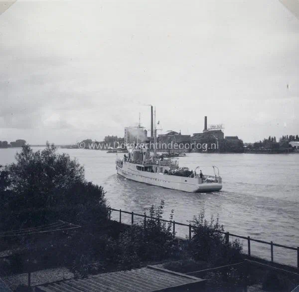 15.4 Kriegsmarine fotoalbum Dordrecht. image