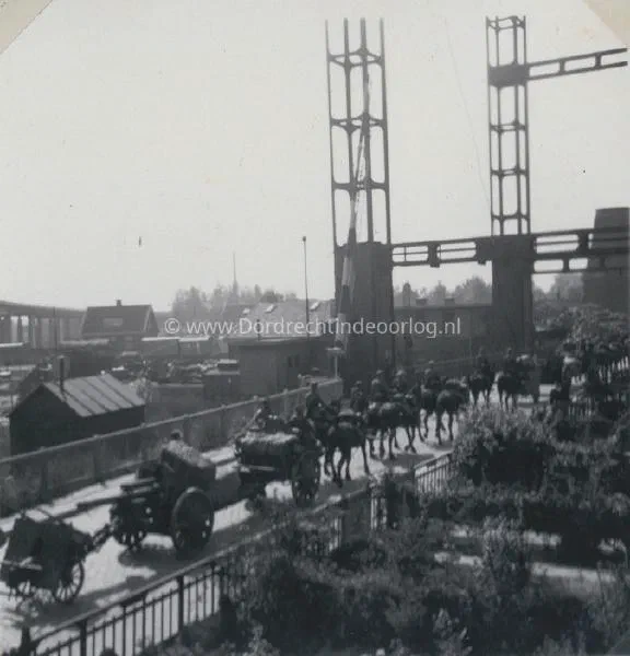 2.2 Kriegsmarine fotoalbum Dordrecht. image