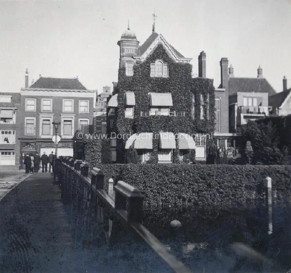 7.4 Kriegsmarine fotoalbum Dordrecht. image
